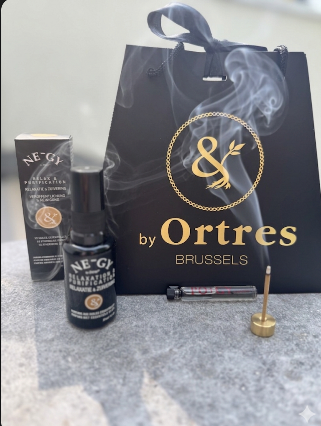 Devenir distributeur des parfums Ortres ? Contactez-nous